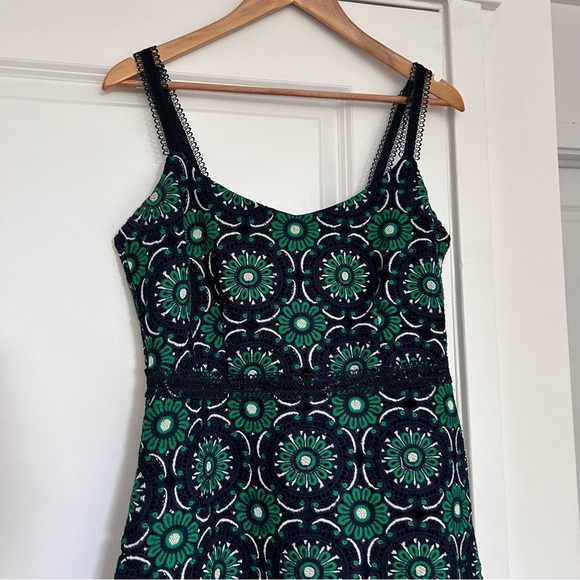 J. Crew Eyelet Tiered Floral Embroidered Dress Mini Women’s 6 Navy Old Money - Picture 6 of 11